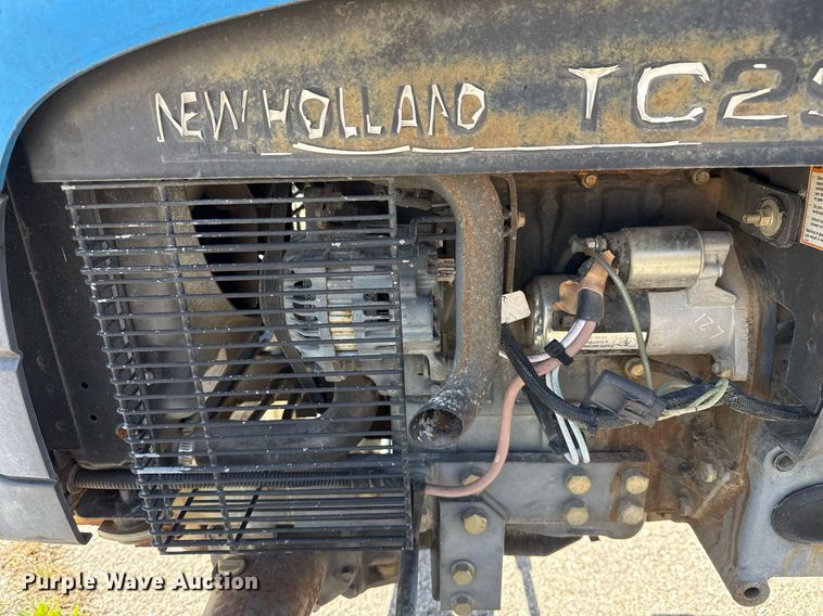image for item EG8344 1999 New Holland TC29 tractor