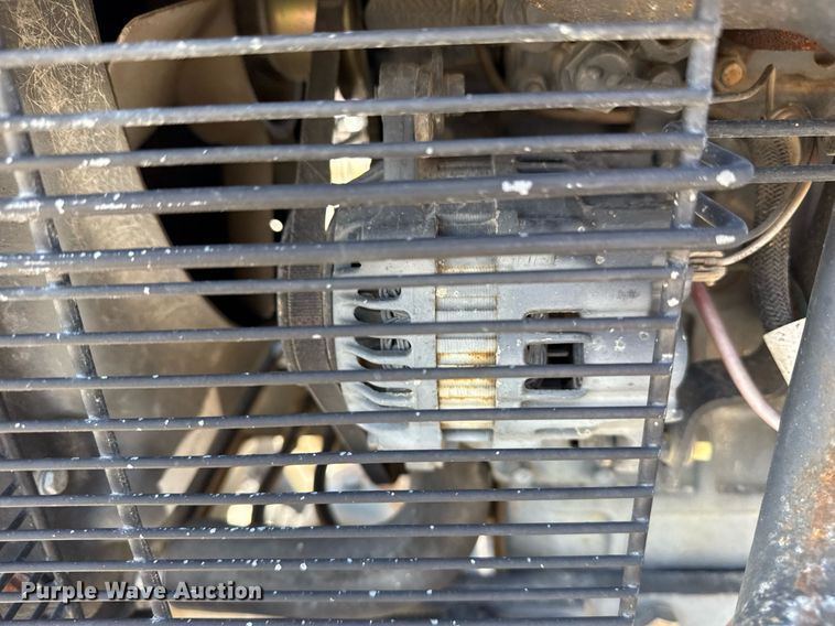 image for item EG8344 1999 New Holland TC29 tractor