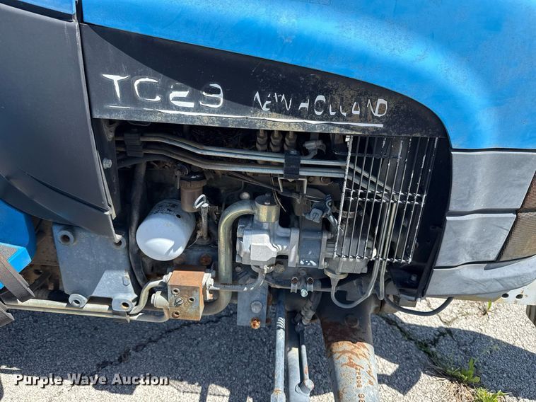 image for item EG8344 1999 New Holland TC29 tractor