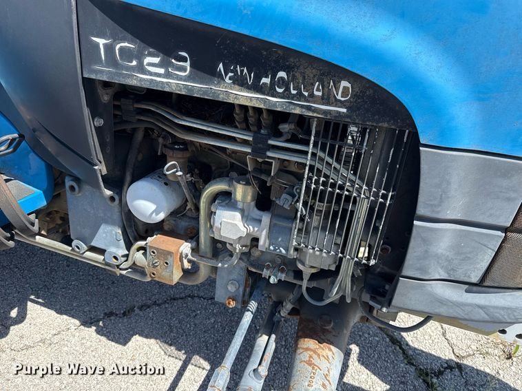 image for item EG8344 1999 New Holland TC29 tractor