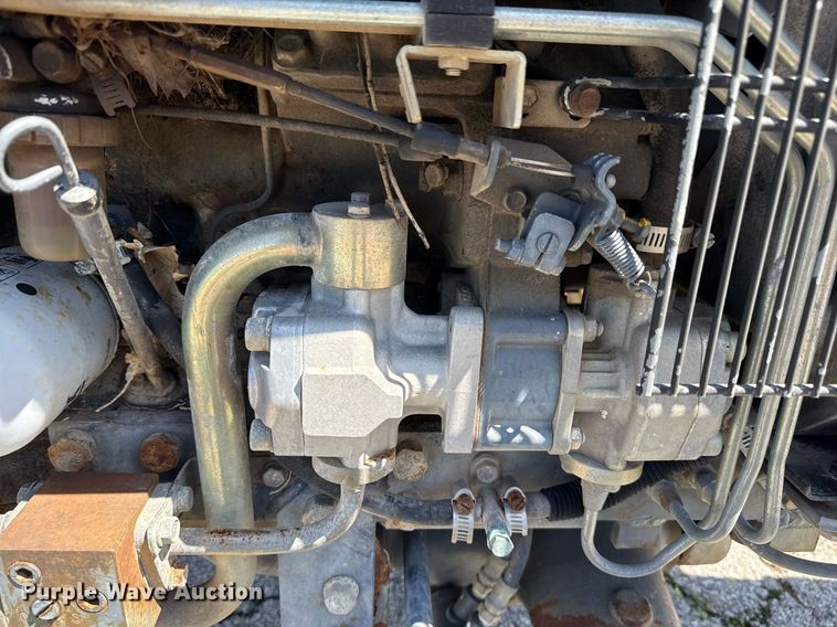 image for item EG8344 1999 New Holland TC29 tractor