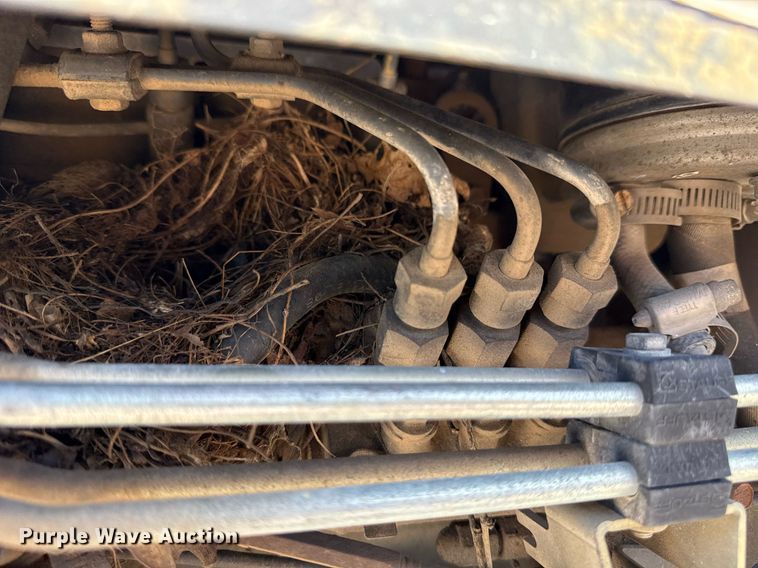 image for item EG8344 1999 New Holland TC29 tractor