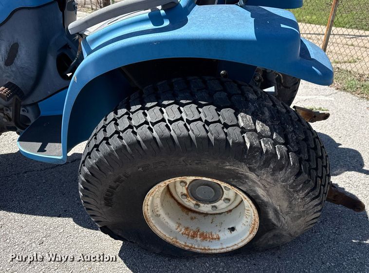 image for item EG8344 1999 New Holland TC29 tractor