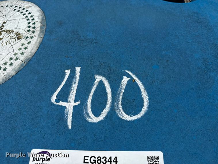 image for item EG8344 1999 New Holland TC29 tractor