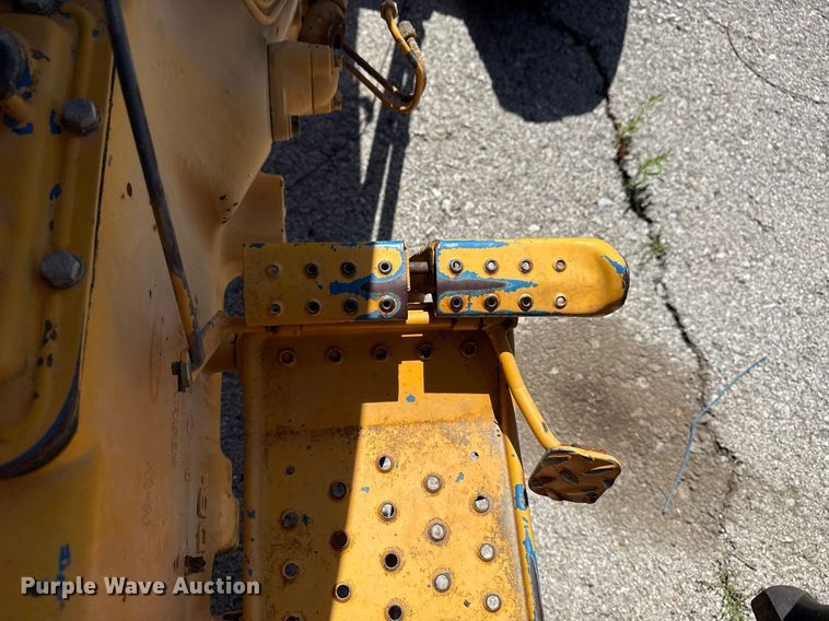 image for item EG8345 1987 Ford New Holland 4610 tractor