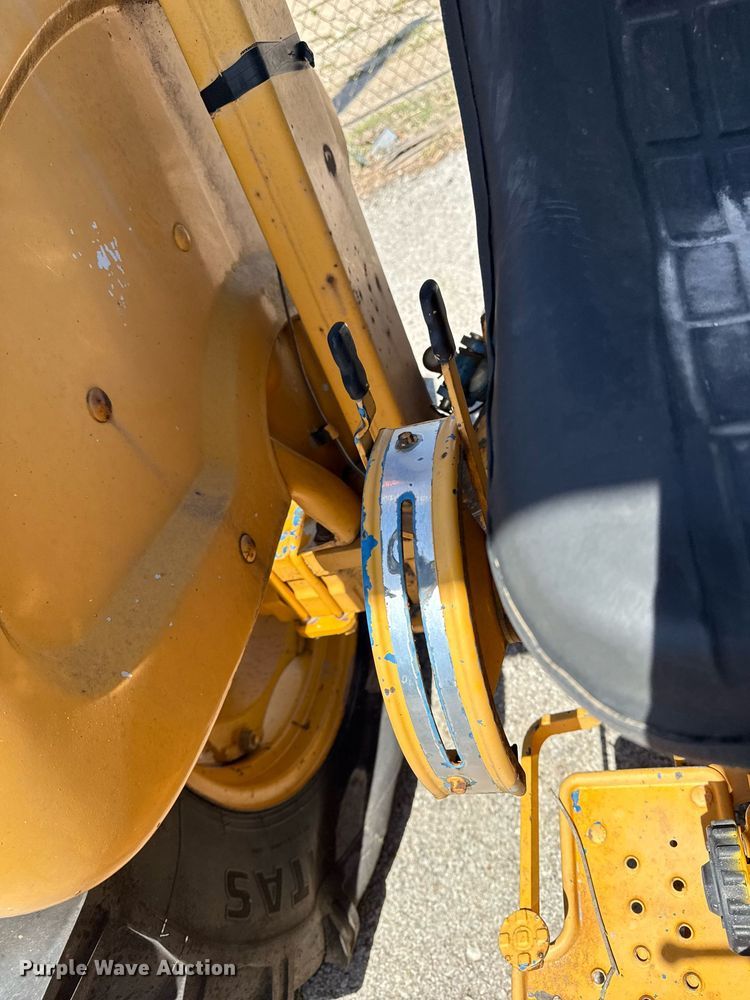 image for item EG8345 1987 Ford New Holland 4610 tractor