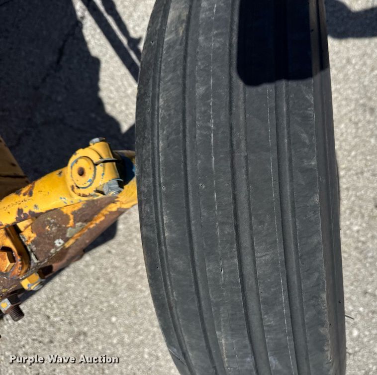 image for item EG8345 1987 Ford New Holland 4610 tractor