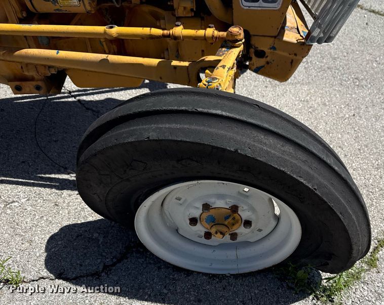 image for item EG8345 1987 Ford New Holland 4610 tractor