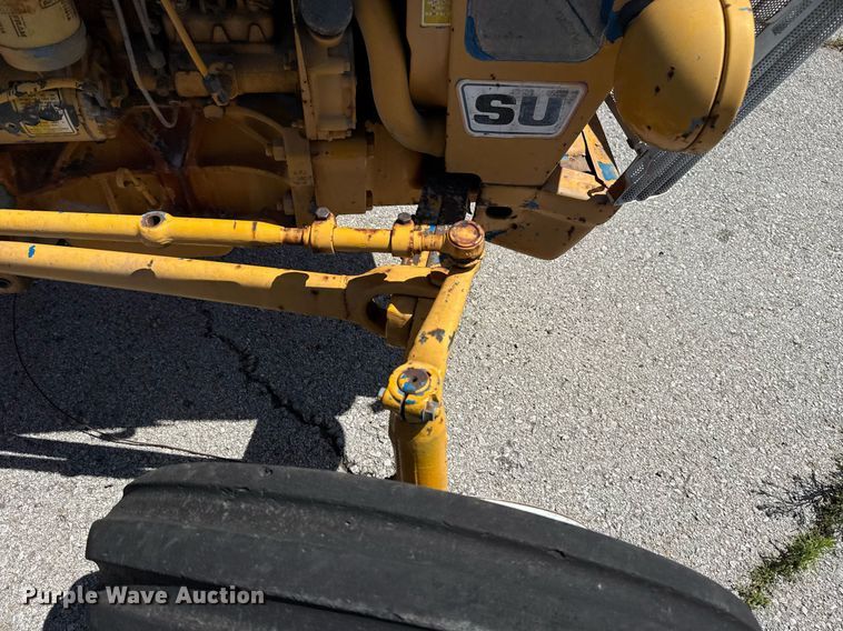 image for item EG8345 1987 Ford New Holland 4610 tractor