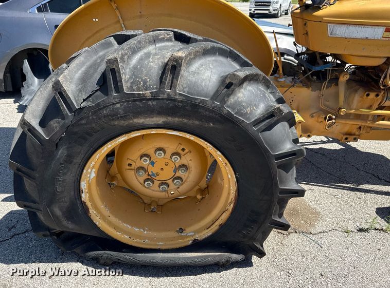 image for item EG8345 1987 Ford New Holland 4610 tractor