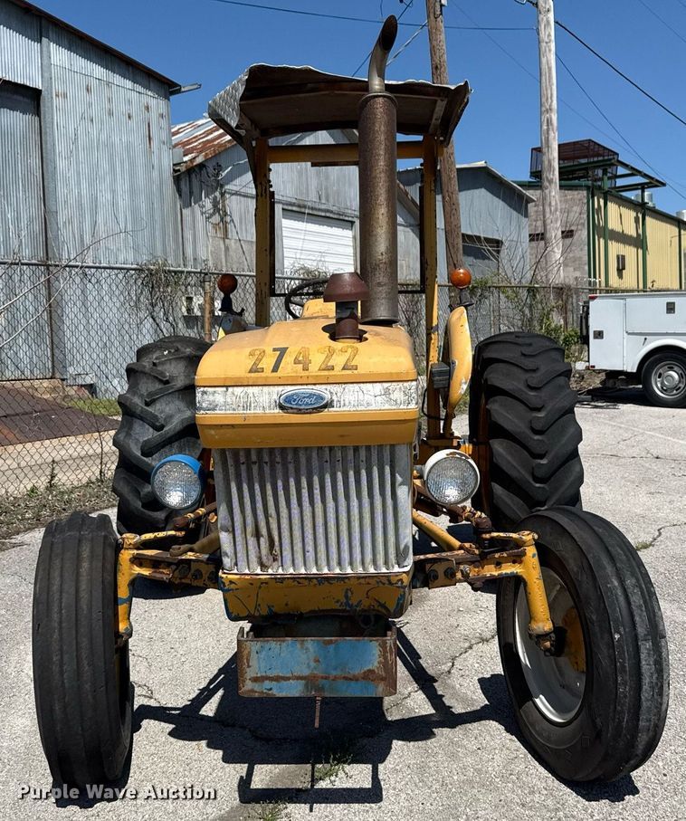 image for item EG8346 1987 Ford 4610 tractor