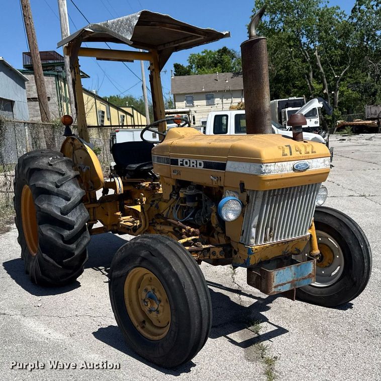 image for item EG8346 1987 Ford 4610 tractor