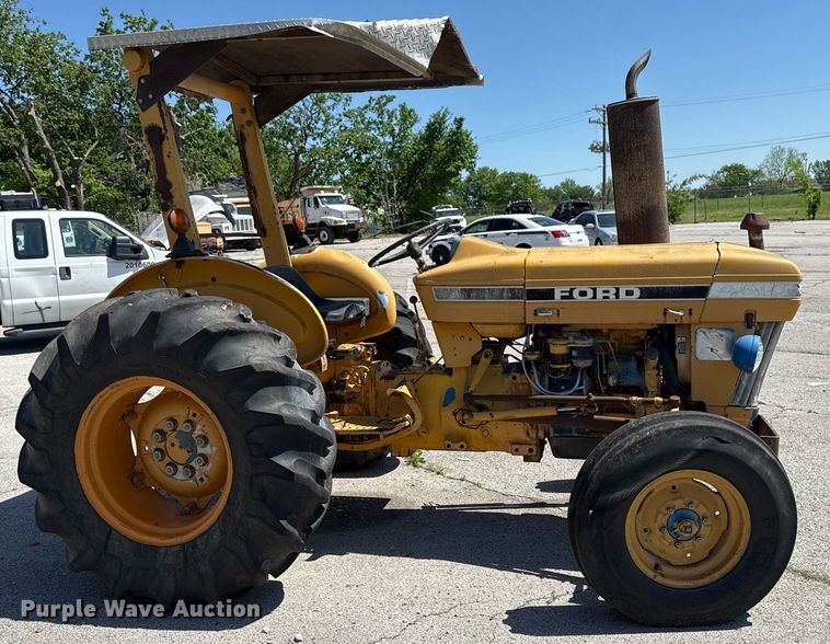 image for item EG8346 1987 Ford 4610 tractor