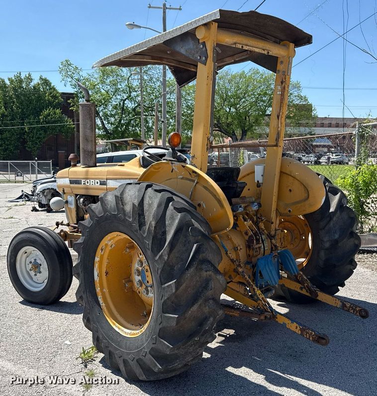 image for item EG8346 1987 Ford 4610 tractor