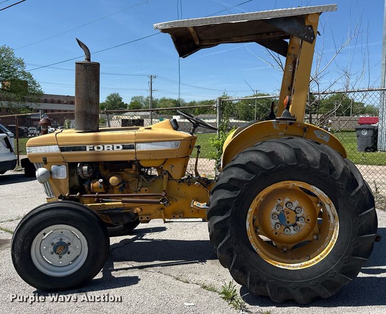 image for item EG8346 1987 Ford 4610 tractor