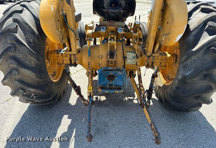 image for item EG8346 1987 Ford 4610 tractor