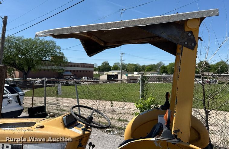 image for item EG8346 1987 Ford 4610 tractor