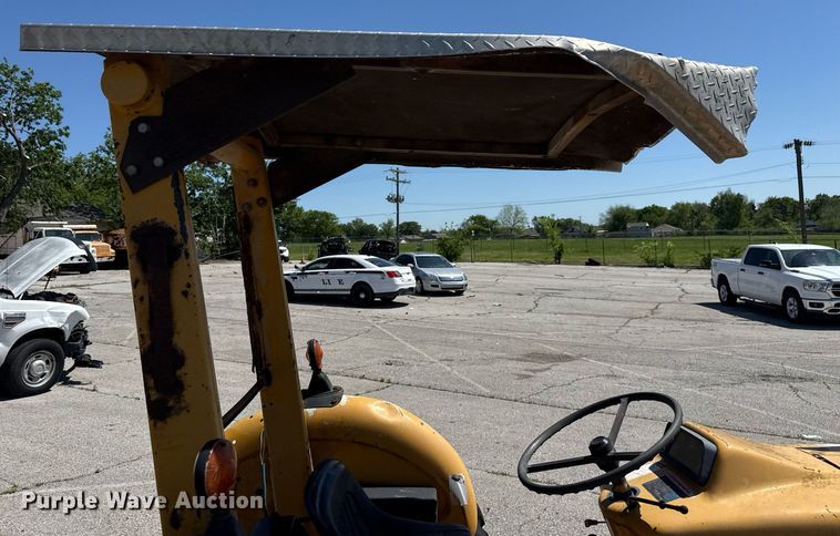 image for item EG8346 1987 Ford 4610 tractor