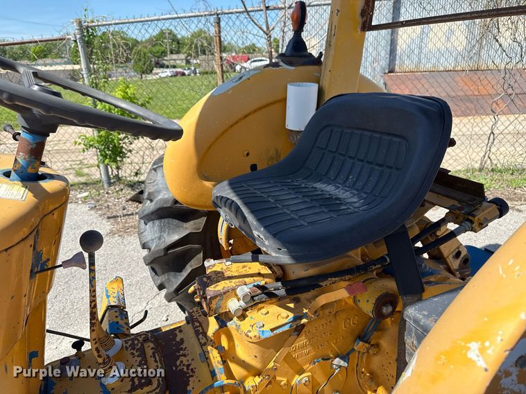 image for item EG8346 1987 Ford 4610 tractor