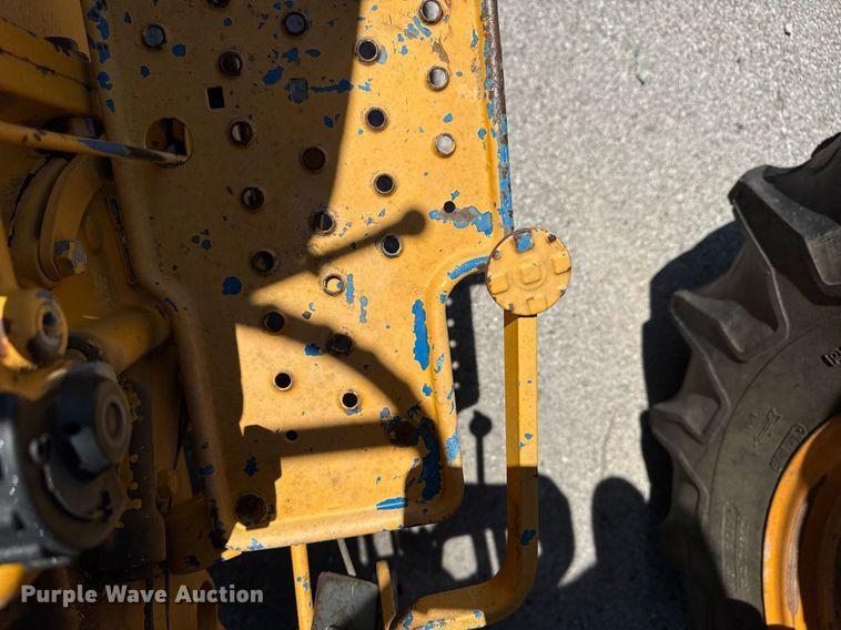 image for item EG8346 1987 Ford 4610 tractor