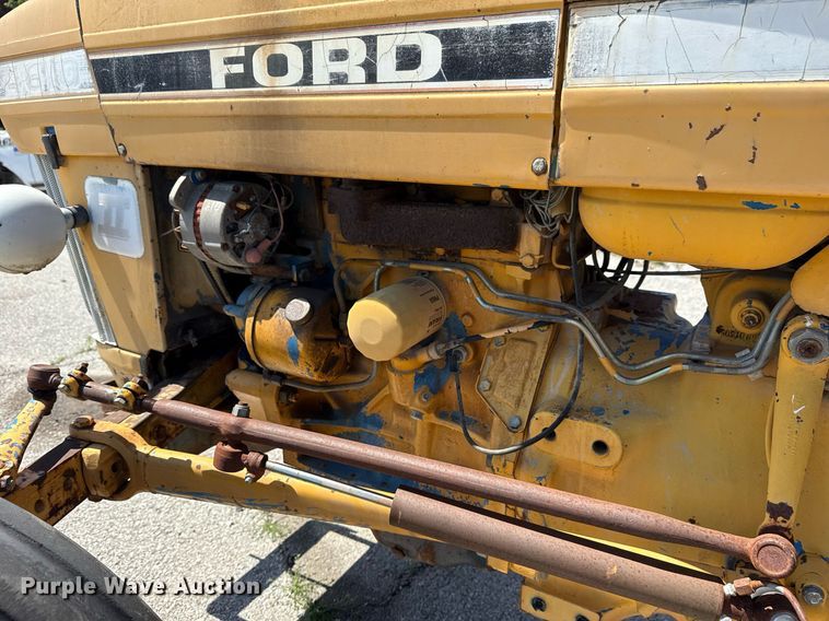 image for item EG8346 1987 Ford 4610 tractor