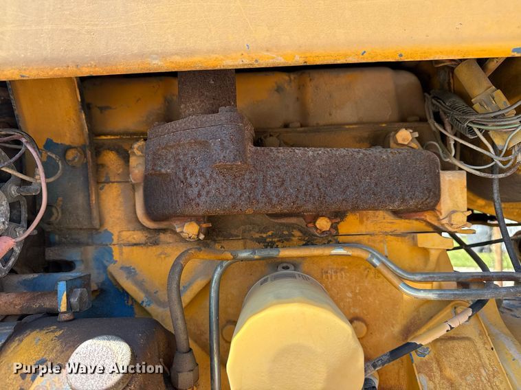 image for item EG8346 1987 Ford 4610 tractor