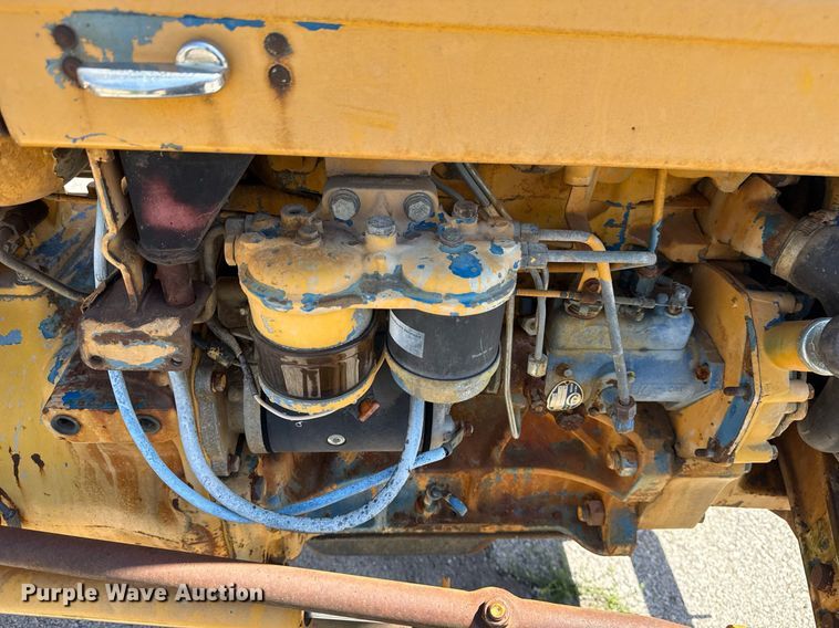 image for item EG8346 1987 Ford 4610 tractor