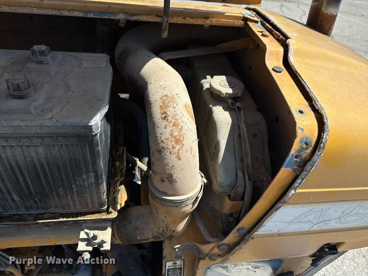 image for item EG8346 1987 Ford 4610 tractor