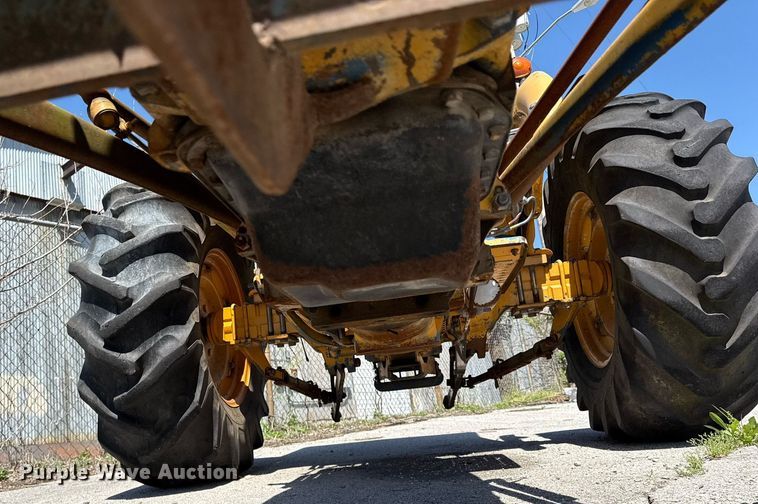 image for item EG8346 1987 Ford 4610 tractor