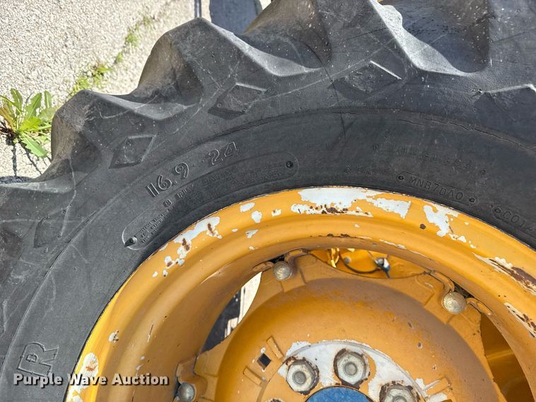 image for item EG8346 1987 Ford 4610 tractor