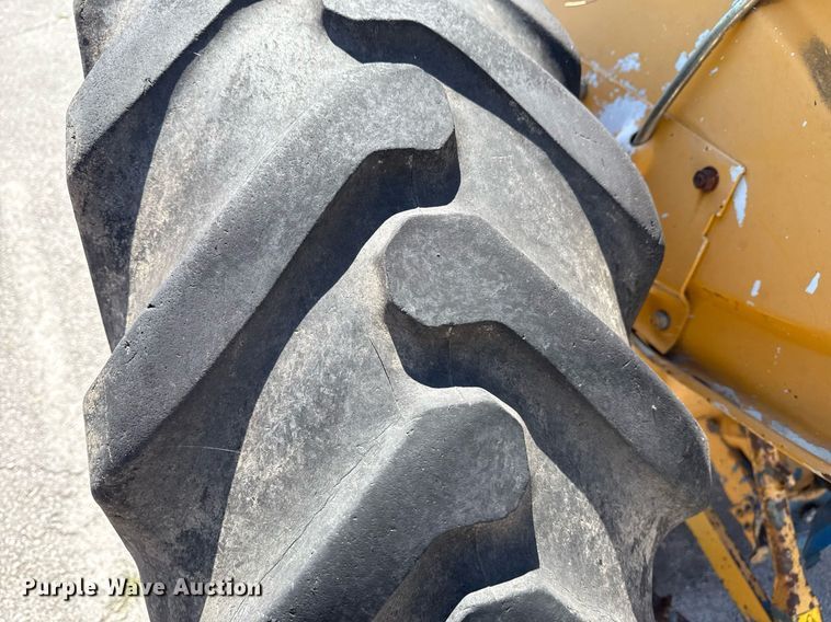 image for item EG8346 1987 Ford 4610 tractor