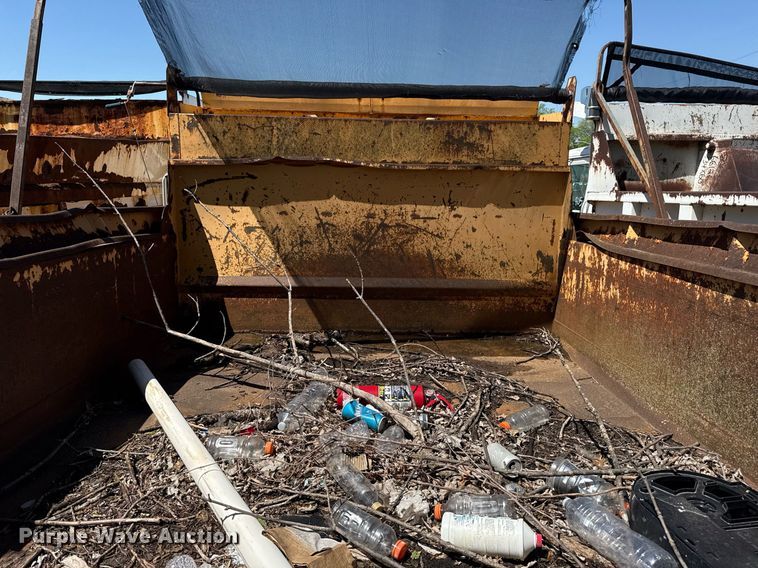 image for item EG8347 1992 International 4900 dump truck