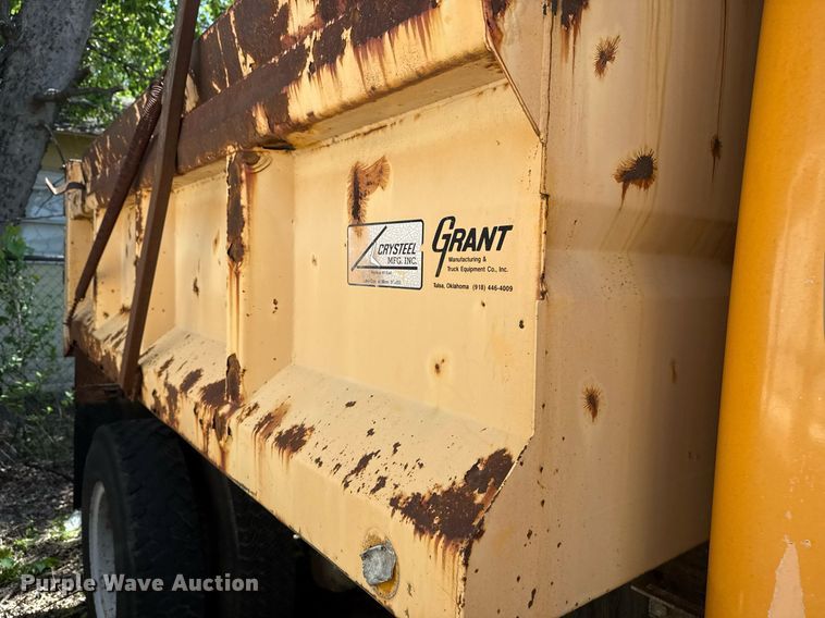 image for item EG8347 1992 International 4900 dump truck