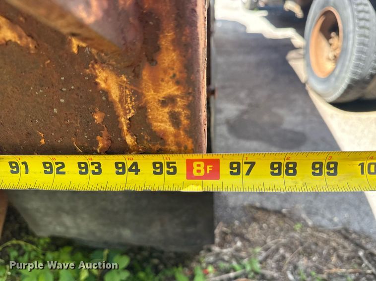 image for item EG8347 1992 International 4900 dump truck