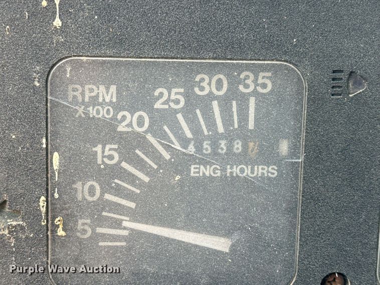 image for item EG8347 1992 International 4900 dump truck