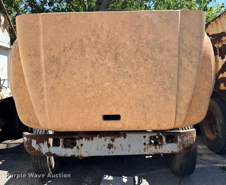 image for item EG8347 1992 International 4900 dump truck