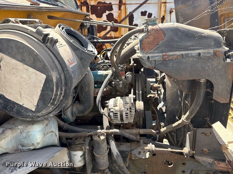 image for item EG8347 1992 International 4900 dump truck