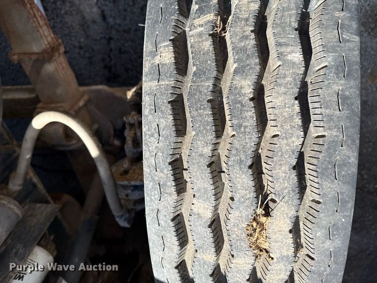 image for item EG8347 1992 International 4900 dump truck