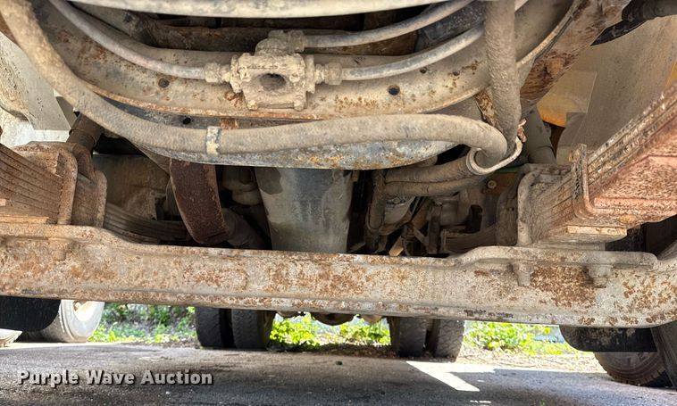 image for item EG8347 1992 International 4900 dump truck