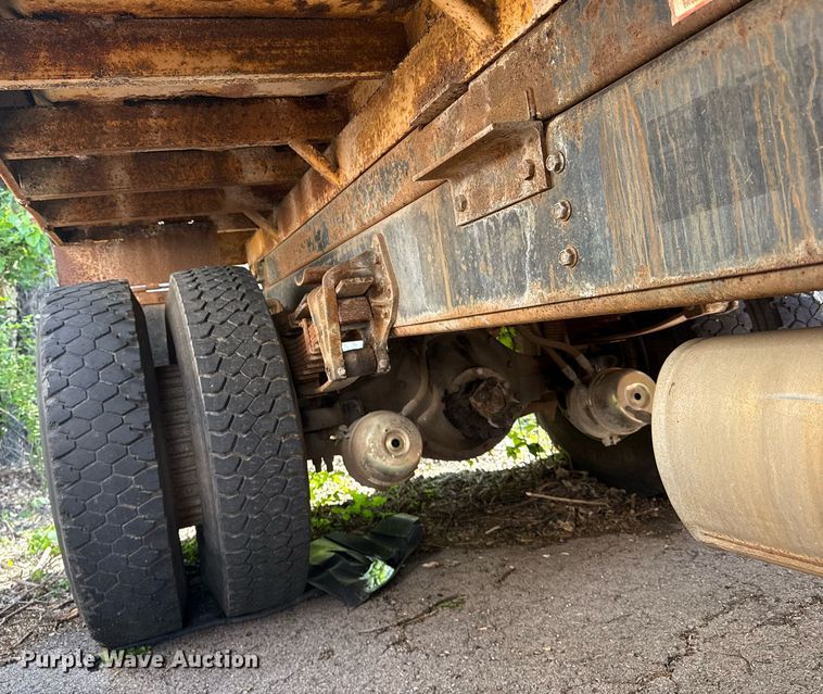 image for item EG8347 1992 International 4900 dump truck