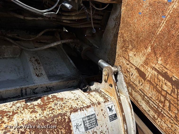 image for item EG8348 2009 Freightliner Business Class M2 refuse truck