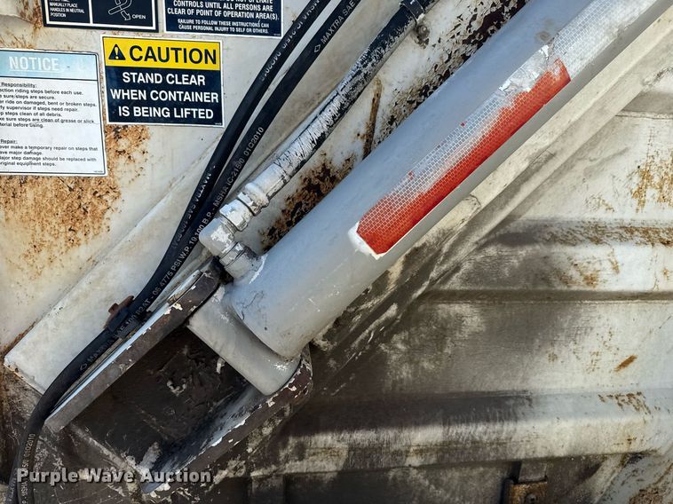 image for item EG8348 2009 Freightliner Business Class M2 refuse truck