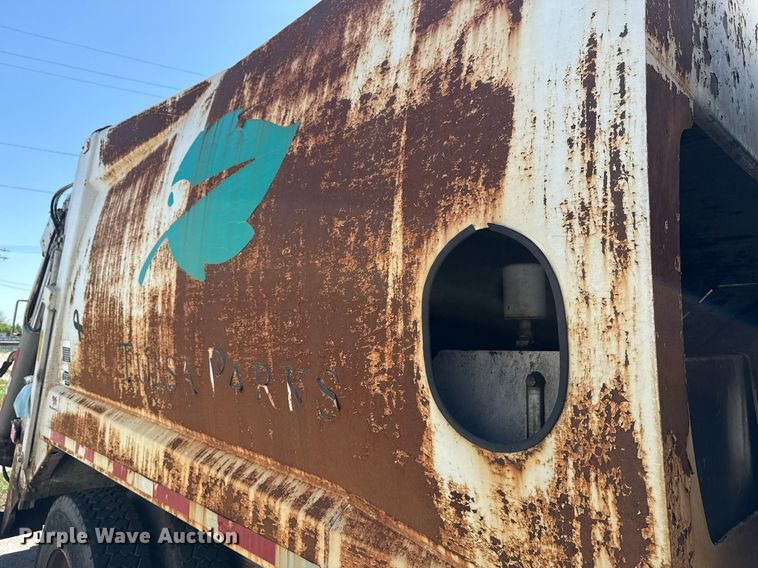 image for item EG8348 2009 Freightliner Business Class M2 refuse truck