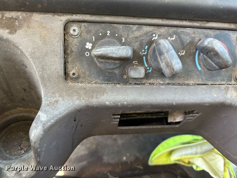 image for item EG8348 2009 Freightliner Business Class M2 refuse truck