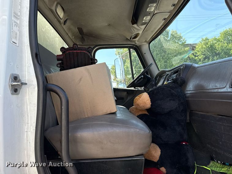 image for item EG8348 2009 Freightliner Business Class M2 refuse truck