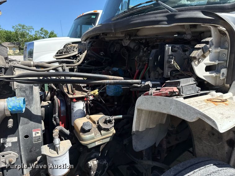 image for item EG8348 2009 Freightliner Business Class M2 refuse truck