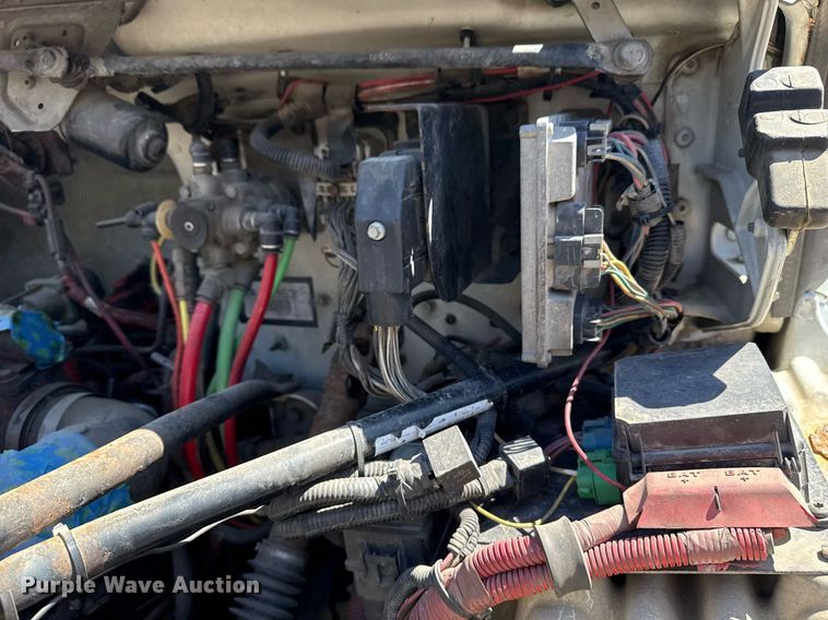 image for item EG8348 2009 Freightliner Business Class M2 refuse truck