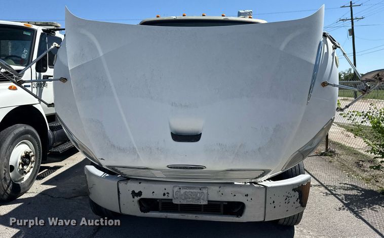 image for item EG8348 2009 Freightliner Business Class M2 refuse truck