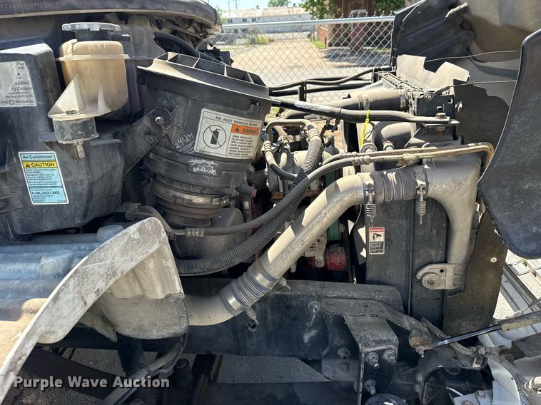 image for item EG8348 2009 Freightliner Business Class M2 refuse truck