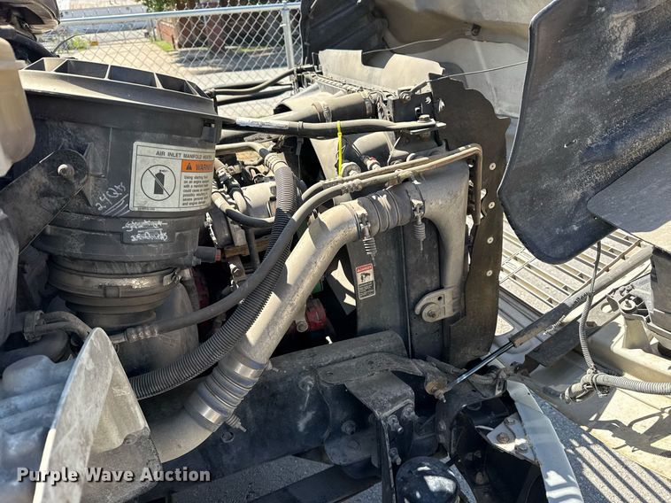 image for item EG8348 2009 Freightliner Business Class M2 refuse truck